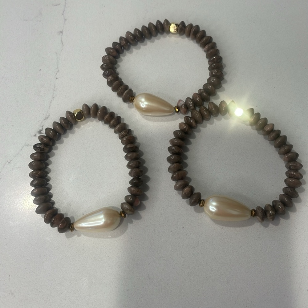 Hot chocolate & whipped cream bracelet- agate & mother of pearl - Picture 4 of 5
